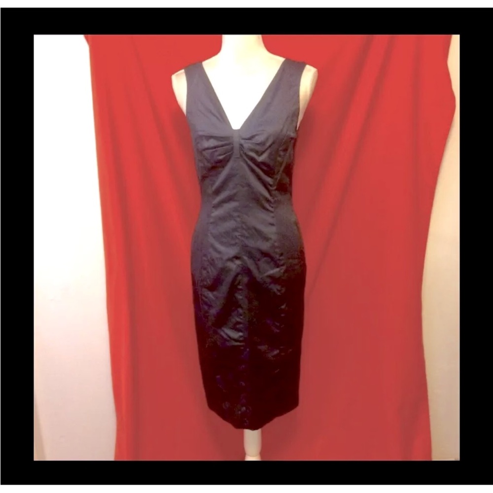 Janet Russo sleeveless v-neck sheath dress black size 6